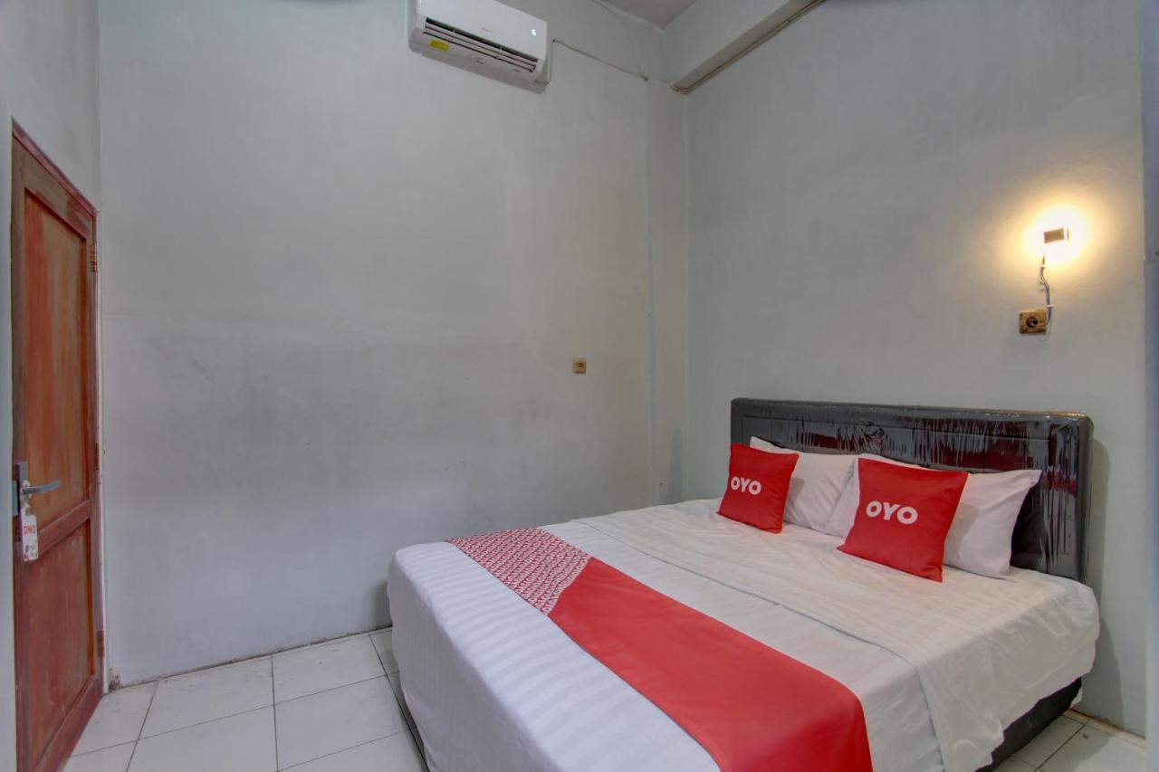 Capital O 91690 Moza Guest House Klaten Exterior photo